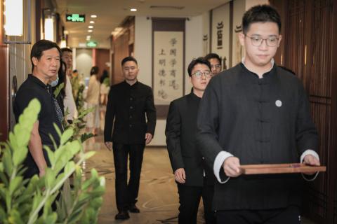 罗湖区委统战部副部长、工商联党组书记叶志伟一行到NG28调研